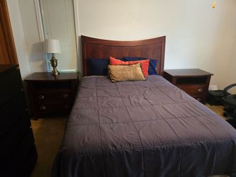 Queen bed frame & headboard, 2 nightstands, and chest