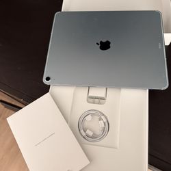 iPad Air 13-inch (M3) Wi-Fi + Cellular With Magnetic Keyboard Case