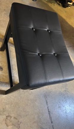 Black tufted vanity / counter stool