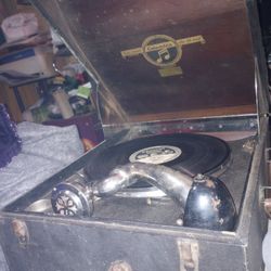 Vintage Columbia Viva Wind Up Gramophone 