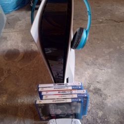 PS5 WITH GAMES AND HEAD HEAD PHONES
