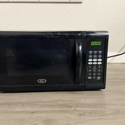 Oster Microwave – Great condition 