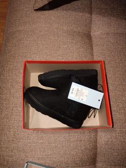 Girls boots