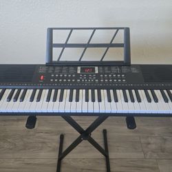 Medium-sized 61-key keyboard