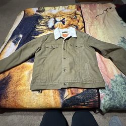 LEVI'S MEN'S CORDUROY SHERPA LINED SNAP TRUCKER JACKET