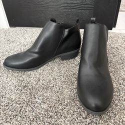 Sonoma Millo Black Ankle Boot With Zipper size 10 