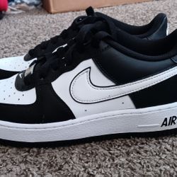 NIKE Air Force 1s