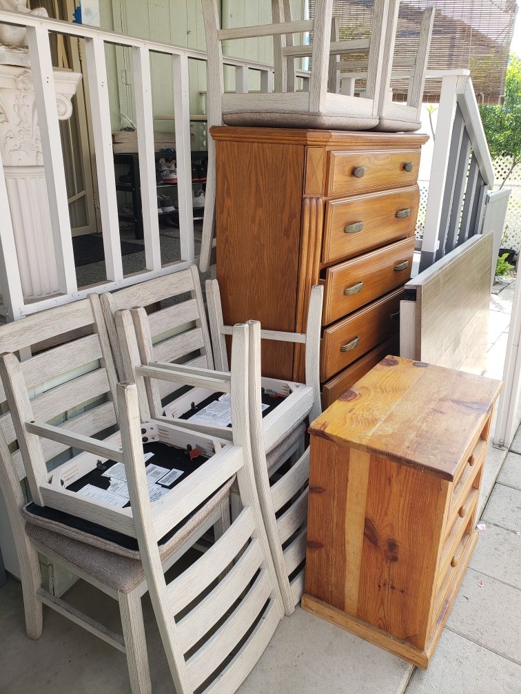 Kitchen Table/ Dresser