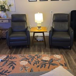 Recliner Grey 2x & Brown Table 