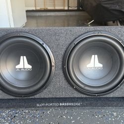 JL Audio Dual Subwoofer BassWedge (2/12) + JD500/1 Amp + AudioControl LC2i Pro