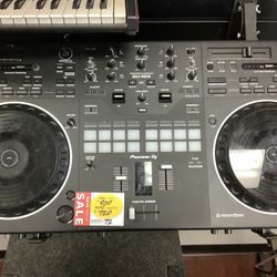 Pioneer DDJ-REV5