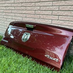 Dodge RAM 1500 Tailgate 