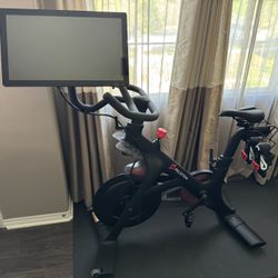 *MUST SELL* Peloton bike With Swivel Screen