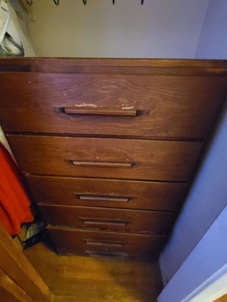 Dresser