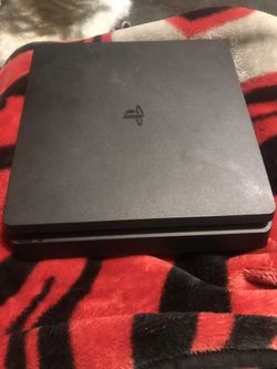 Ps4 slim 1TB