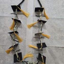 Graduation Money Lei Caps & Tassel 