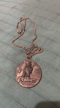 vintage Philadelphia Phillies metal medallion necklace