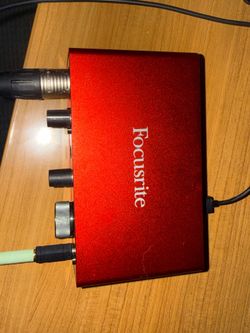 Focusrite Scarlett Solo Audio Interface and Microphone Bundle