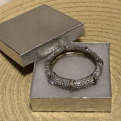 New, Crystals And rhinestones Very Elegant And Sparkly Bracelet, Photos Just Don't Show The Shine! 