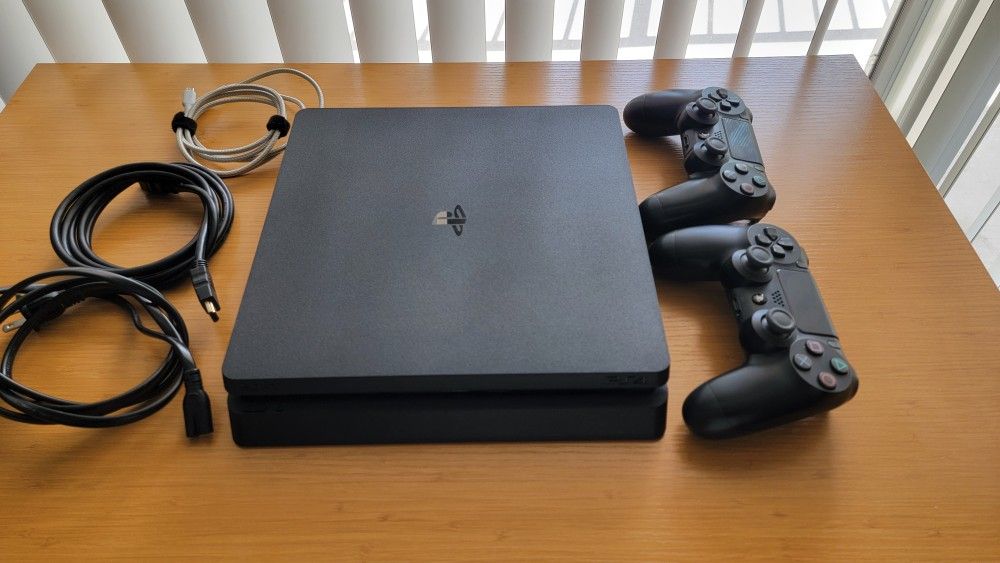 Sony Playstation PS4 Slim 1 TB