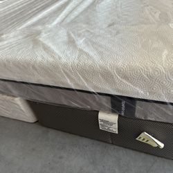 Tempur Pedic King Mattress Legacy Soft 