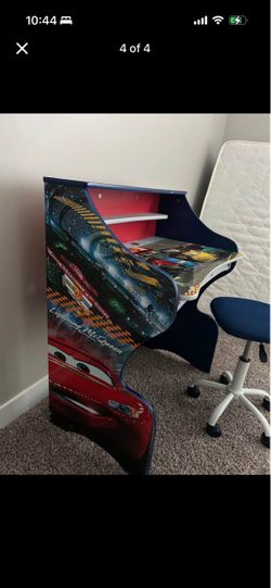 Disney Cars Lightning McQueen Kids Desk
