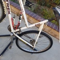 Trek 820 Mountain Bike 
