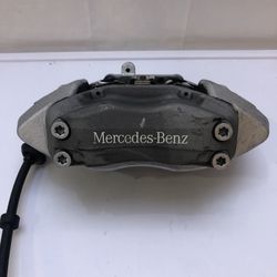 Mercedes Benz ML500 Brake Calipers With Brake Pads & Brake Pad Sensors