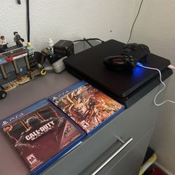 PlayStation 4 ( 1 Terabyte Memory)