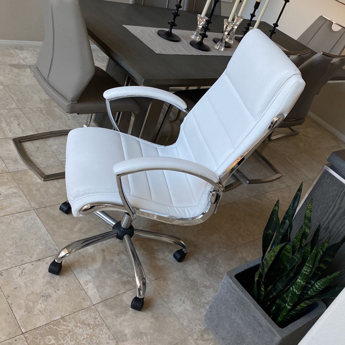 Beautiful Brand New White Leather Office Chair