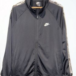 Nike Tract Jacket
