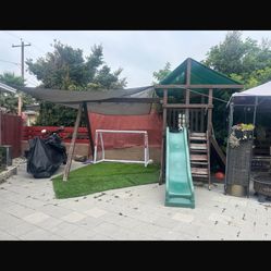 Swing set 