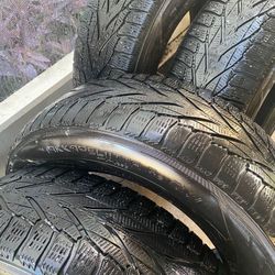 4 225/65R17 Nokian Hakkepelitta