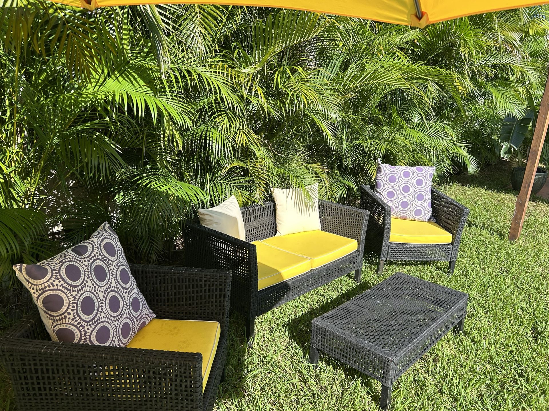 Patio Set With Cushions