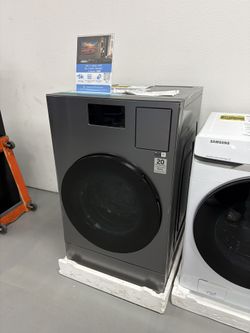 Samsung 5.3 Cubic Feet All In One Washer/ Dryer 