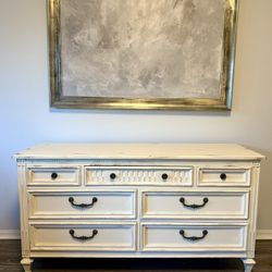 Shabby Chic Vintage Dresser