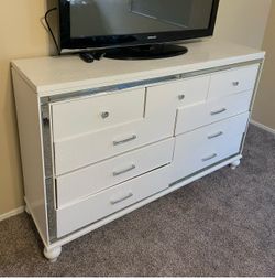 dresser and night stand