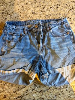 American Eagle Size 6 Tomgirl Short