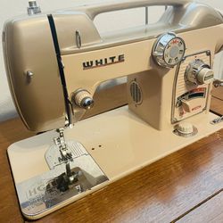 Amazing••White Vintage Sew Machine W/1.3 Amp Motor••Excellent Condition for  Sale in Bakersfield, CA - OfferUp
