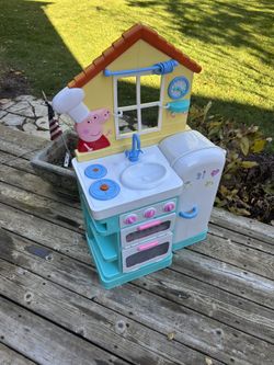Peppa Pig Kitchen And Apron 