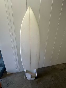 White Shortboard Surfboard with Tri Fin Setup