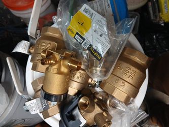 More plumbing parts alot for put all ask if you are remodeling o build new have a lot of parts packed cpvc copper progress per and some uponor ask wha
