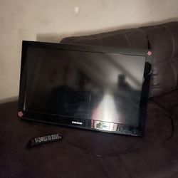 Samsung 32” Flat Screen Tv