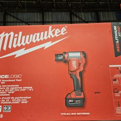 Milwaukee M18 10T Knockout Tool 1/2" - 4" Kit