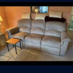 Comfy Three Seat Sofa Recliner 