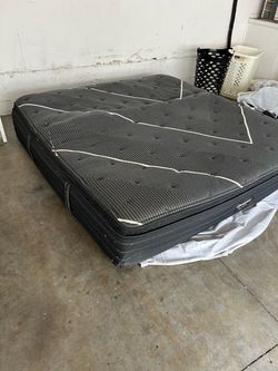 Beautyrest Black Pillow Top Mattress