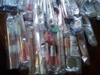 Cosmetics,( make up.eye https://offerup.com/redirect/?o=bGFzaGVzLmhhaXI= supplies.