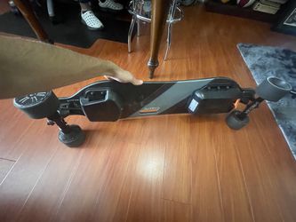 Electric skateboard