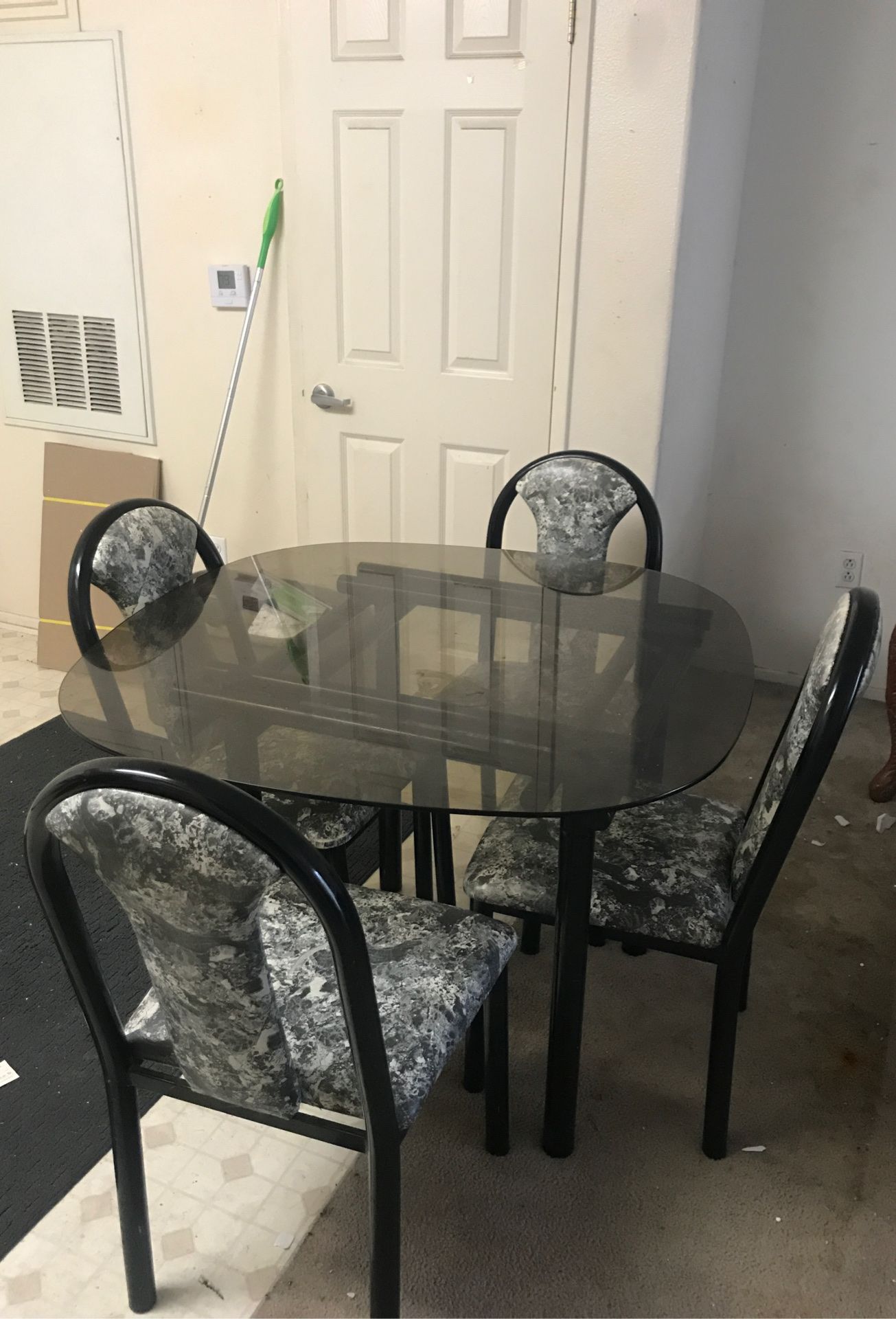 Free dinning table