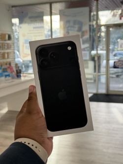 Apple - iPhone 18 Pro Max 6.9" (Unlocked) 256GB Black New